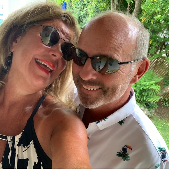 Meet your Posher, Tara - Picture 2 of 8